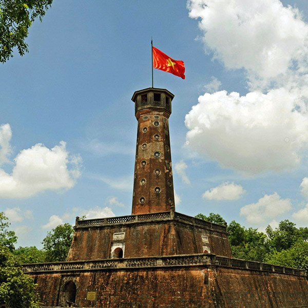 Cột cờ Hà Nội có toạ độ (21°01'57