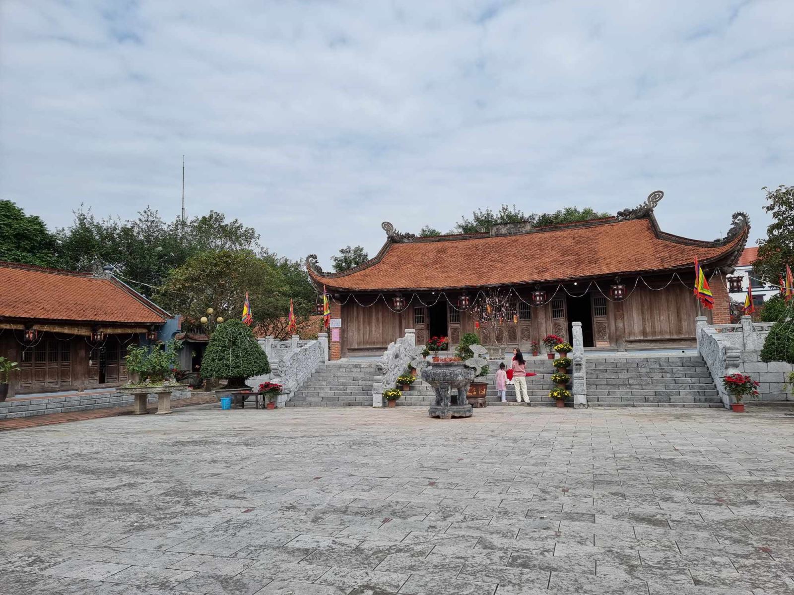 Đền thờ Khúc Thừa Dụ (Hải Dương)